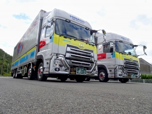 新車（ウイング車）2両を導入いたしました