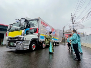 新車（ウイング車）導入いたしました。